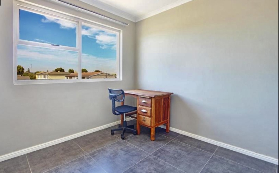1 Bedroom Property for Sale in Table View Western Cape